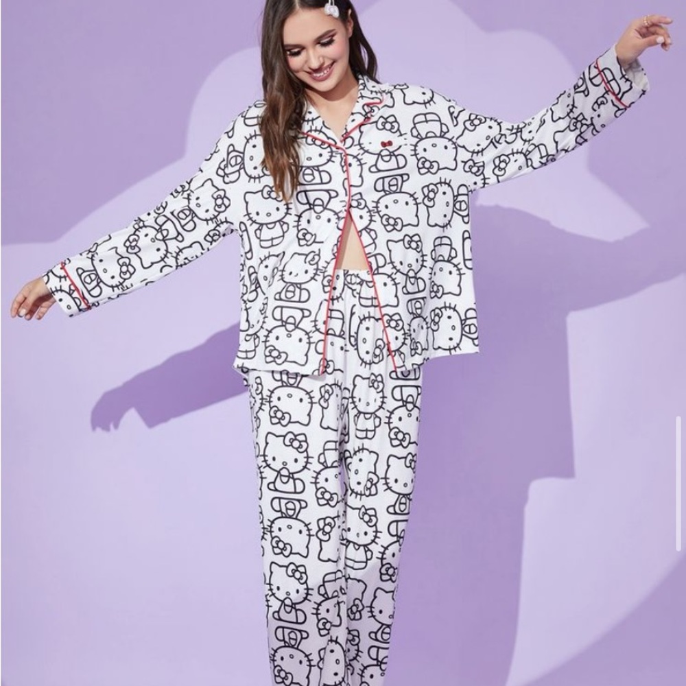 SHEIN x Sanrio Hello Kitty and Friends Cartoon Graphic novels pajama PJ Set S